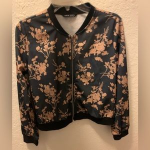 SHEIN zip up top/jacket. NWOT.